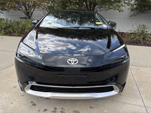 Used 2026 Toyota Prius Plug-In Hybrid w/ Limited Premium Package FWD image 5