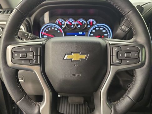 Used 2022 Chevrolet Silverado 1500 LT AWD/4WD image 30