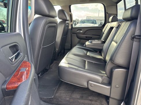 Used 2011 Chevrolet Silverado 3500 LTZ image 19