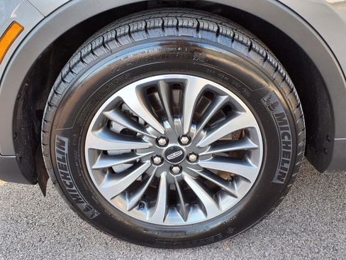 Certified 2022 Lincoln Nautilus AWD w/ Premium Package image 10