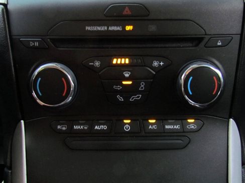 Used 2016 Ford Edge SEL image 28