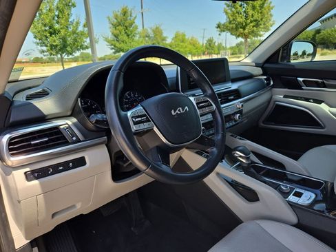 Certified 2022 Kia Telluride S FWD image 2