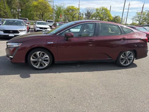 Used 2018 Honda Clarity Plug-In Hybrid image 3
