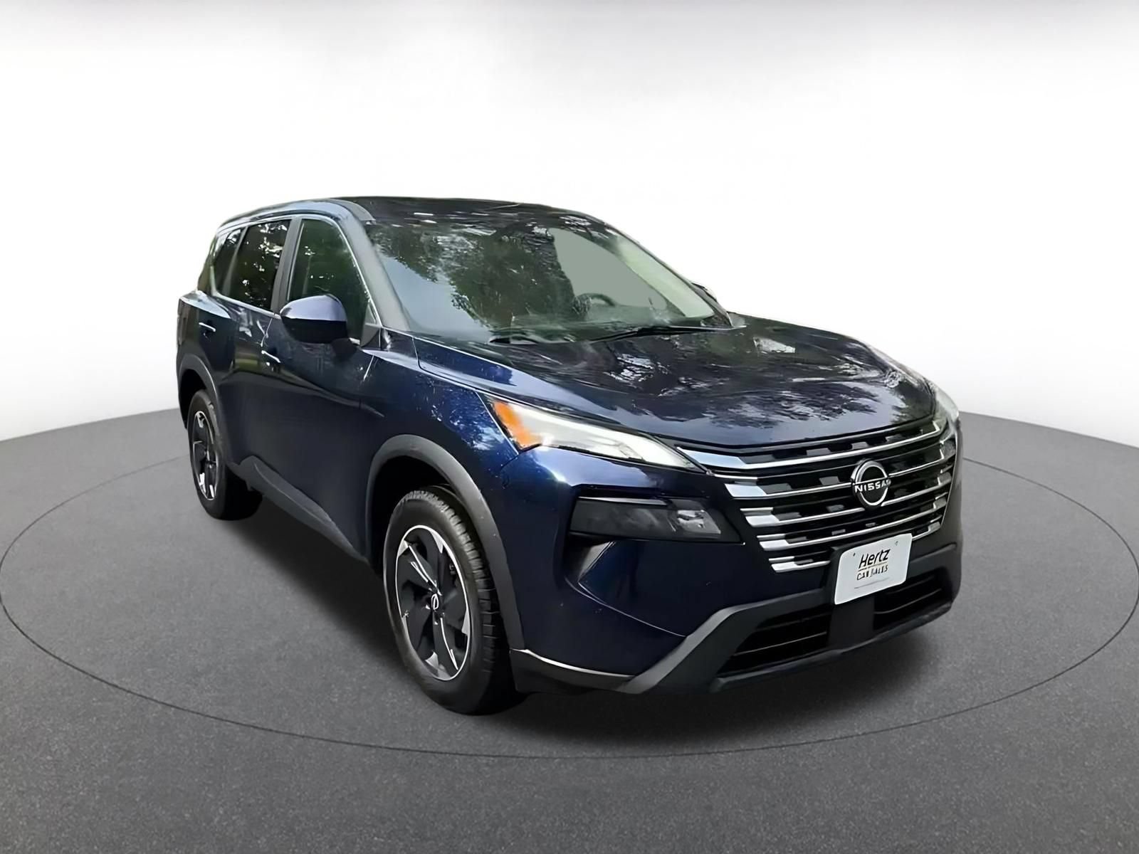 Used 2025 Nissan Rogue SV AWD/4WD image 3