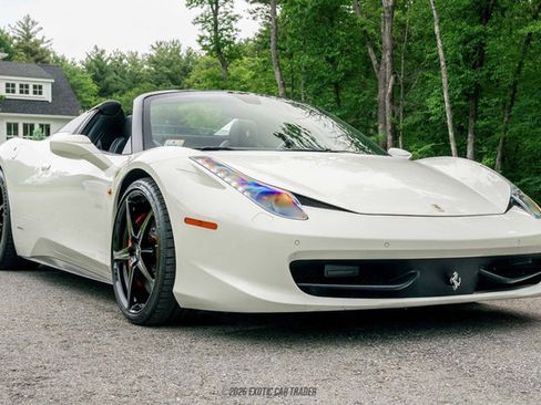Used 2015 Ferrari 458 Spider RWD image 12