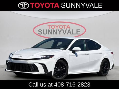 Used 2026 Toyota Camry SE w/ Convenience Package FWD image 2
