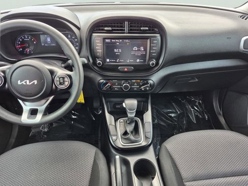 Used 2022 Kia Soul LX w/ Technology Package FWD image 13