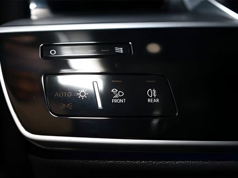 Used 2022 Audi S8 w/ S8 Executive Package AWD/4WD image 28