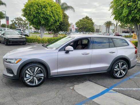 Used 2026 Volvo V60 B5 Cross Country Plus w/ Climate Package AWD/4WD image 21