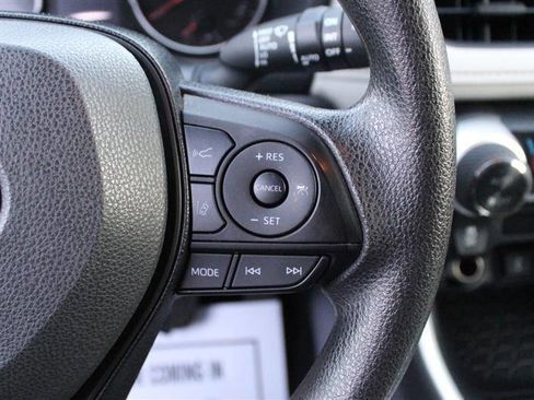 Used 2021 Toyota RAV4 XLE image 17