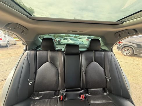 Used 2021 Toyota Camry XSE FWD image 19