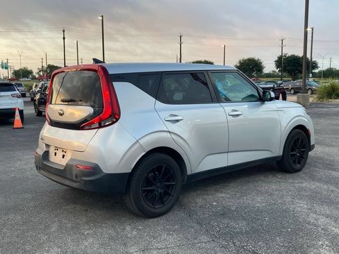 Used 2021 Kia Soul LX FWD image 5