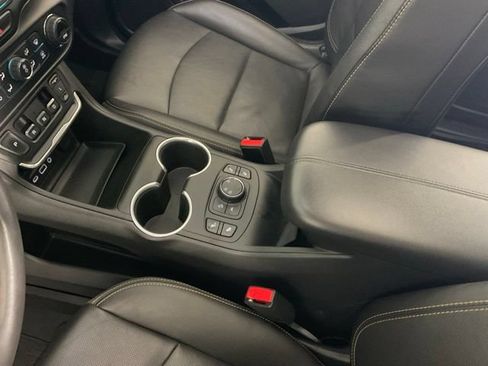 Used 2020 GMC Terrain SLT w/ Preferred Package AWD/4WD image 20