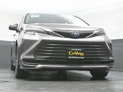 Used 2024 Toyota Sienna LE image 51