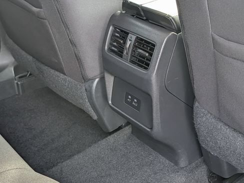 Used 2022 Nissan Rogue SV FWD image 30