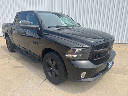 Used 2017 RAM 1500 Express w/ Black Ram 1500 Express Group AWD/4WD image 2