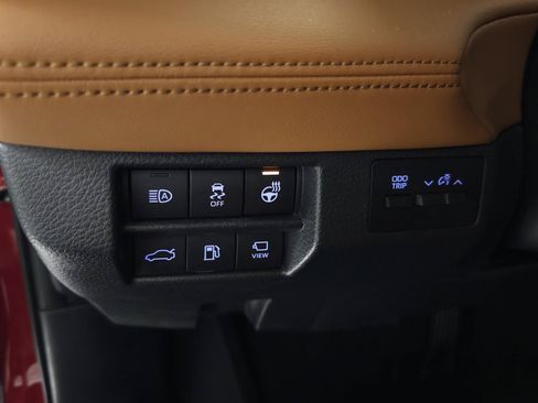 Used 2022 Toyota Avalon Limited w/ Advanced Safety Package FWD image 13