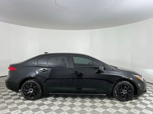 Used 2025 Toyota Corolla LE image 4