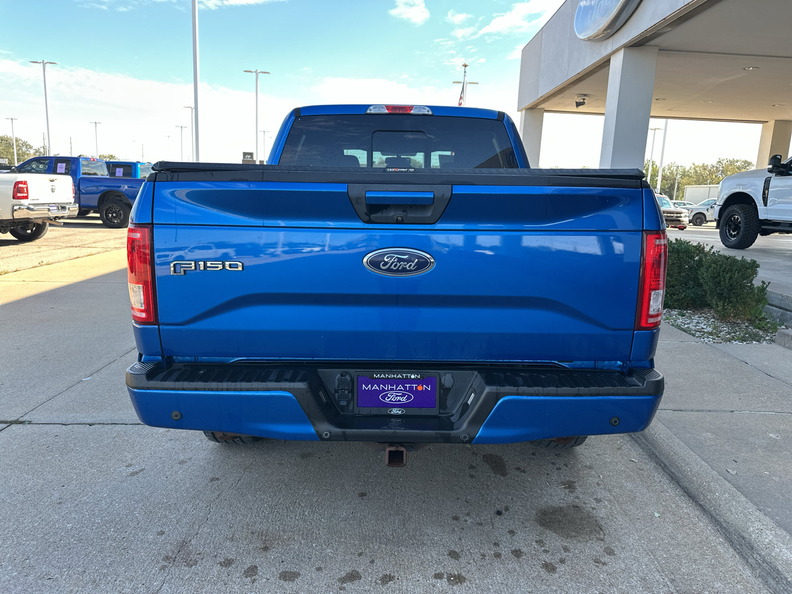 Used 2015 Ford F150 XLT w/ Equipment Group 302A Luxury AWD/4WD image 16