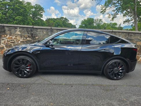 Used 2022 Tesla Model Y Performance AWD/4WD image 7
