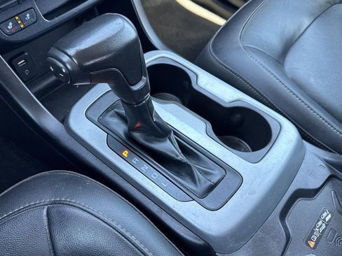 Used 2018 Chevrolet Colorado ZR2 w/ ZR2 Dusk Special Edition image 10