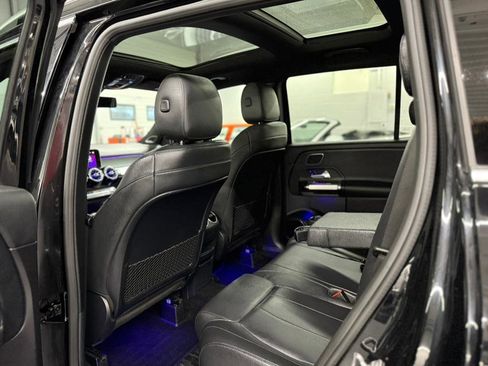 Used 2021 Mercedes-Benz GLB 250 4MATIC image 36