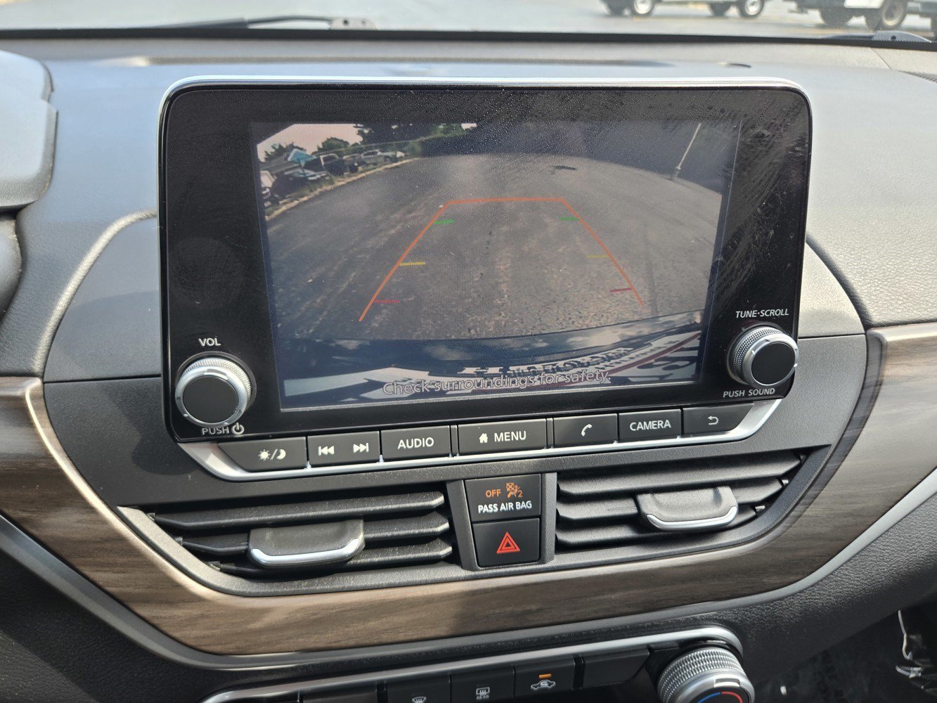 Used 2024 Nissan Altima 2.5 SV FWD image 9