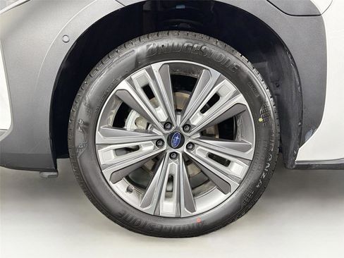 Certified 2024 Subaru Solterra Limited image 31