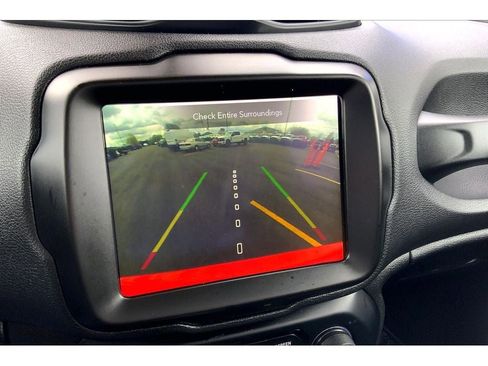 Used 2023 Jeep Renegade Latitude image 22