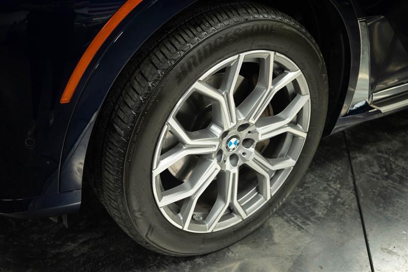 Used 2021 BMW X7 xDrive40i w/ Premium Package AWD/4WD image 4