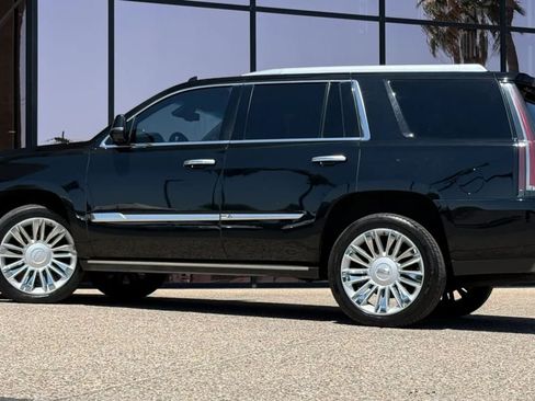 Used 2016 Cadillac Escalade Platinum AWD/4WD image 6