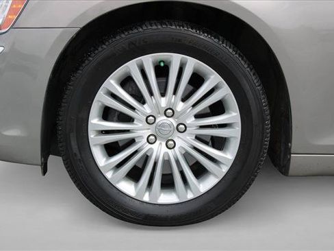 Used 2014 Chrysler 300 C AWD/4WD image 15