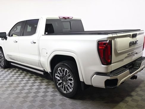 Used 2023 GMC Sierra 1500 Denali Ultimate AWD/4WD image 3