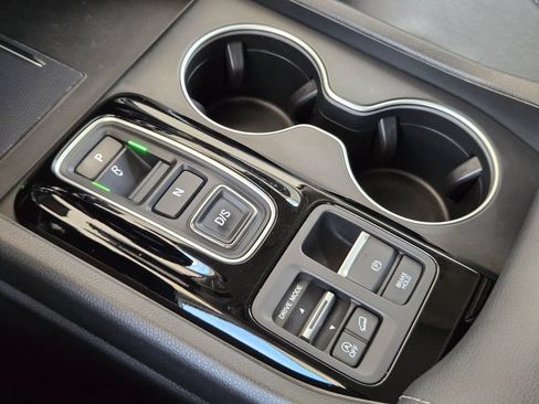 Used 2025 Honda Pilot Touring image 19