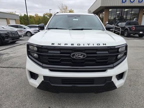 New 2025 Ford Expedition Max Platinum w/ Stealth Performance Package image 8
