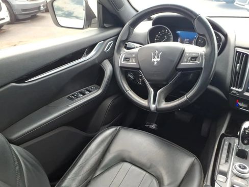 Used 2018 Maserati Levante AWD/4WD image 20