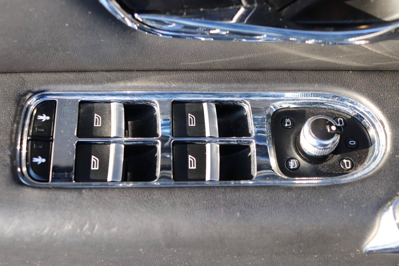 Used 2018 Bentley Bentayga AWD/4WD image 62