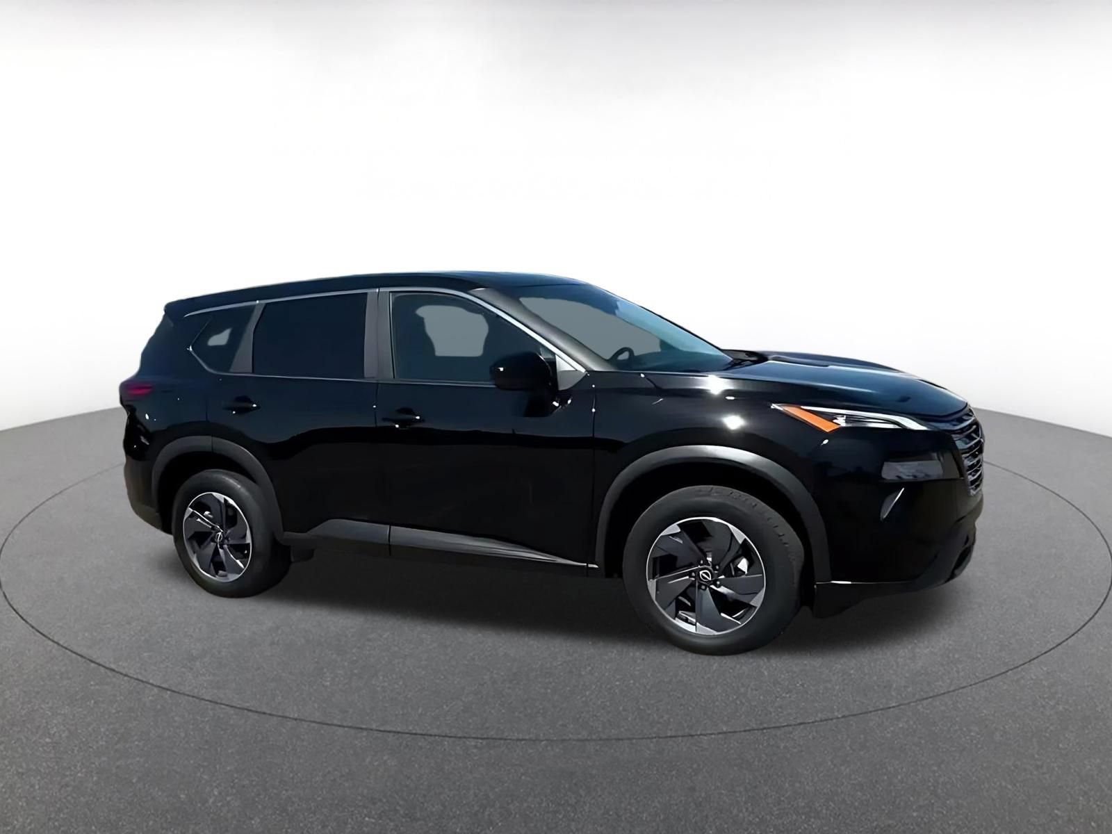 Used 2025 Nissan Rogue SV FWD image 2