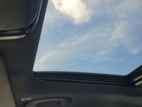 Used 2024 BMW 330i 330i w/ Convenience Package image 31