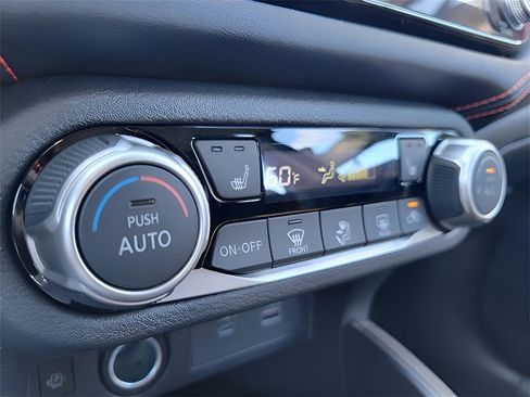 Used 2025 Nissan Versa SR image 19