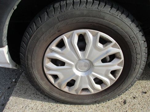 Used 2023 Ford Transit 350 XLT image 27