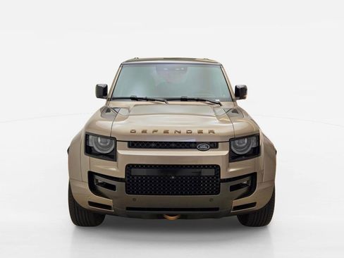 Used 2025 Land Rover Defender 110 AWD/4WD image 2