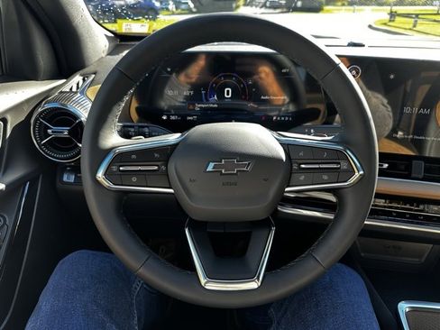 New 2026 Chevrolet Equinox ACTIV w/ Convenience Package III image 28