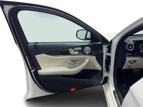 Used 2019 Mercedes-Benz E 300 w/ Premium 1 Package image 10