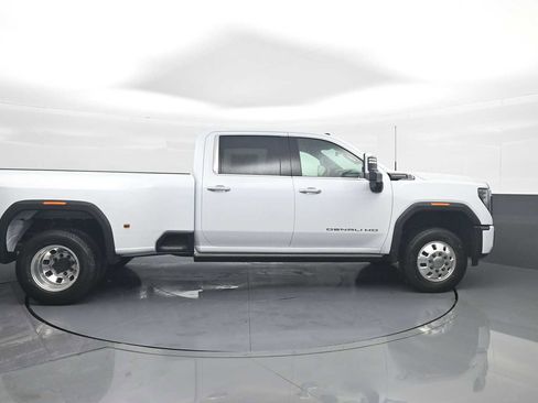 New 2026 GMC Sierra 3500 Denali Ultimate AWD/4WD image 9