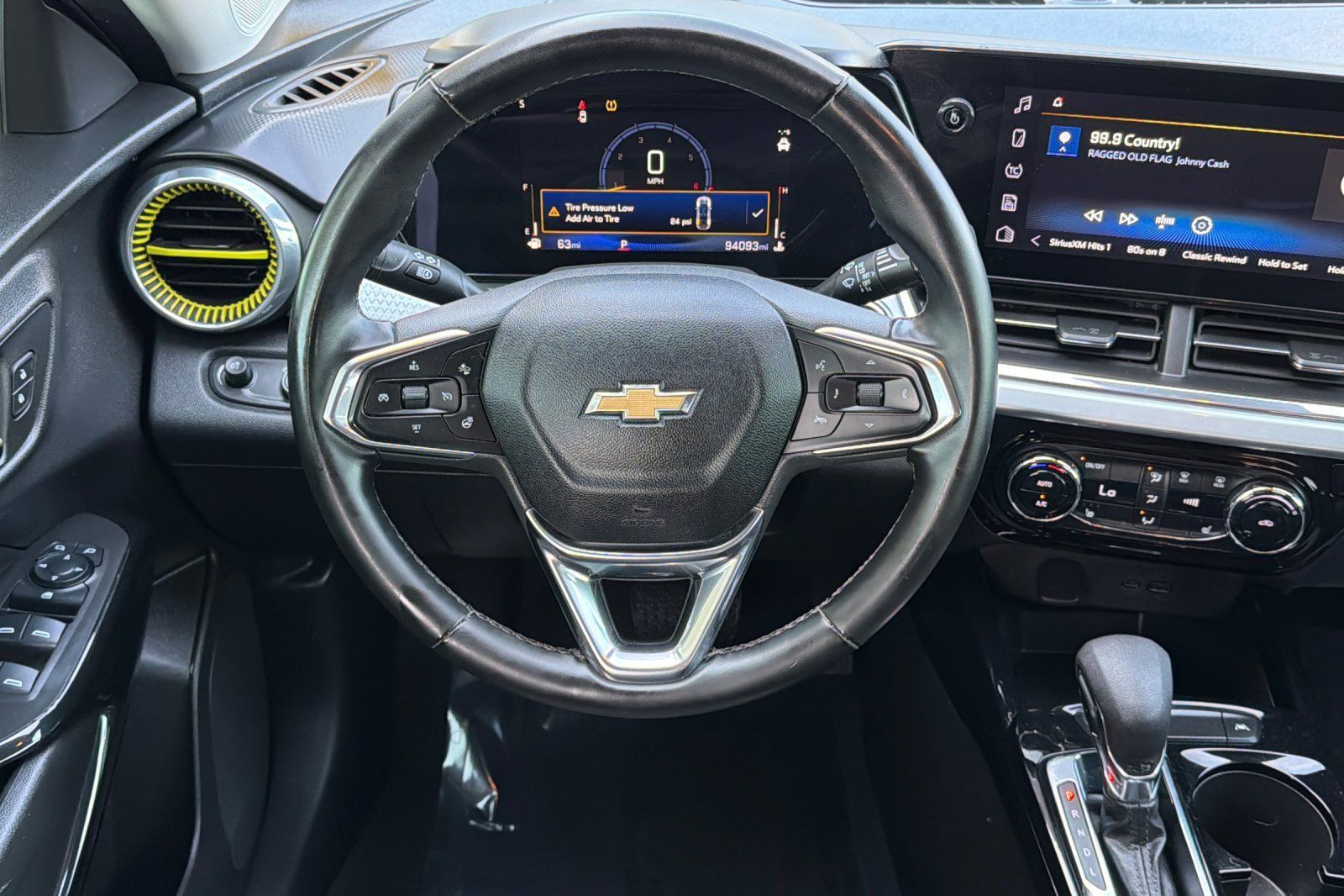 Used 2025 Chevrolet Trax LT w/ Driver Confidence Package FWD image 11