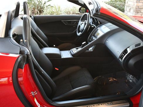 Used 2019 Jaguar F-TYPE Convertible image 54