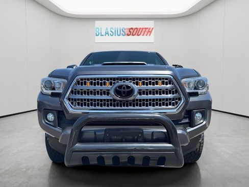 Used 2016 Toyota Tacoma TRD Sport w/ Premium & Technology Package AWD/4WD image 8