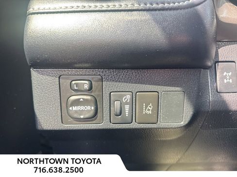 Used 2018 Toyota RAV4 XLE w/ Plus Extra Value Package AWD/4WD image 27