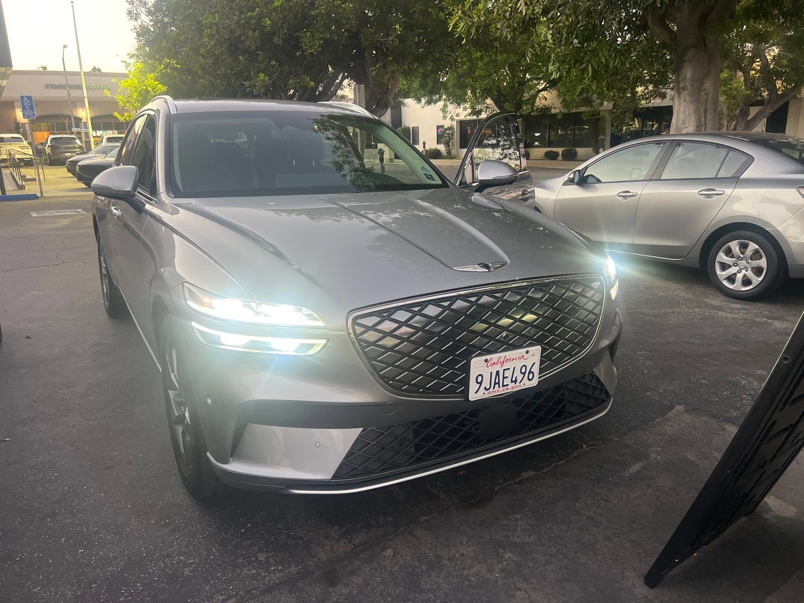 Used 2023 Genesis Electrified GV70 AWD/4WD image 17